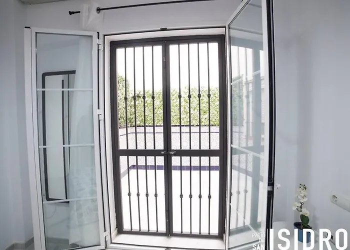 El Patio De San Isidro By Gades Gestión Cádis